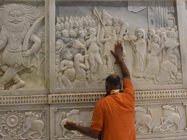 Shiva devotees in huge numbers thronged temples across the state on the first Monday of the holy Shravan month . (Ravi Choudhary/HT Photo) Shiva devotees in huge numbers thronged temples across the state on the first Monday of the holy Shravan month . (Ravi Choudhary/HT Photo)