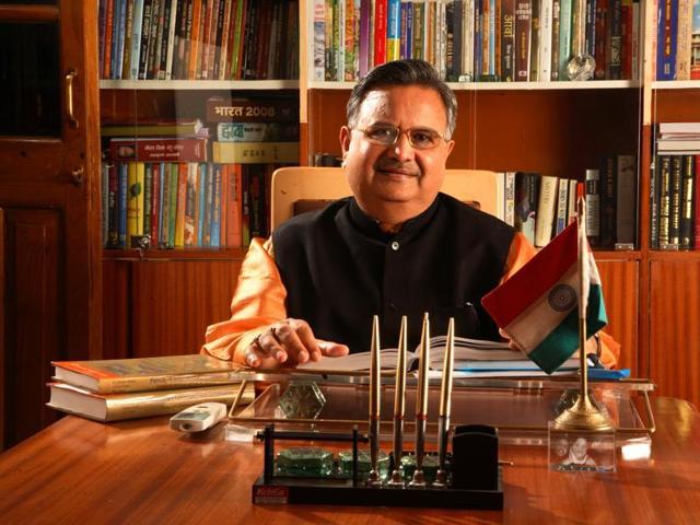 Raman Singh on Monday surpassed Narendra Modi to become the 11th longest serving chief minister in the country.(HT File Photo) Raman Singh on Monday surpassed Narendra Modi to become the 11th longest serving chief minister in the country.(HT File Photo)