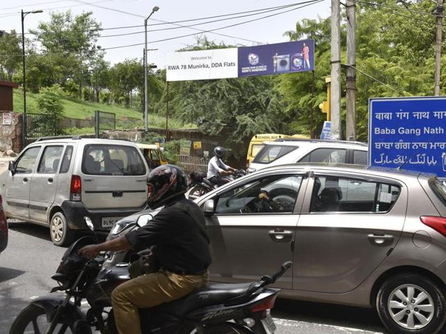 A view of the morning traffic at Munirka. (S Burmaula / HT Photo) A view of the morning traffic at Munirka. (S Burmaula / HT Photo)