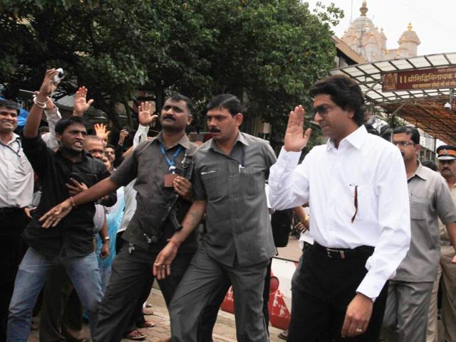 Maharashtra Navnirman Sena chief Raj Thackeray at Siddhivinayak Temple in Mumbai. The politician has government -provided Z category security because of perceived threats to his life. Z category security comprises 22 personnel and extra security by the Delhi Police or the CRPF and one escort car. (Vijayanand Gupta/HT PHOTO) Maharashtra Navnirman Sena chief Raj Thackeray at Siddhivinayak Temple in Mumbai. The politician has government -provided Z category security because of perceived threats to his life. Z category security comprises 22 personnel and extra security by the Delhi Police or the CRPF and one escort car. (Vijayanand Gupta/HT PHOTO)