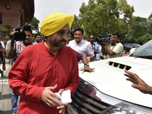 AAP's Bhagwant Mann addresses media during the Monsoon Session of Parliament in New Delhi. (Vipin Kumar/HT Photo) AAP's Bhagwant Mann addresses media during the Monsoon Session of Parliament in New Delhi. (Vipin Kumar/HT Photo)