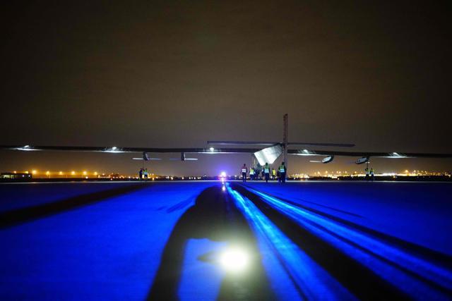 A picture obtained on May 21, 2016 from Solar Impulse 2 shows ground crew members preparing the experimental solar-powered aircraft to the runway in preparation for take-off in Tulsa, Oklahoma. (AFP file photo) A picture obtained on May 21, 2016 from Solar Impulse 2 shows ground crew members preparing the experimental solar-powered aircraft to the runway in preparation for take-off in Tulsa, Oklahoma. (AFP file photo)