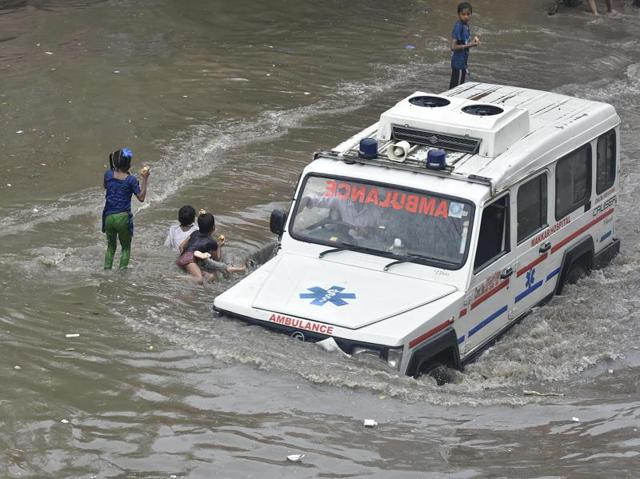 Water-logging due to heavy rains caused traffic jams across Delhi. (Raj K Raj/HT Photo)