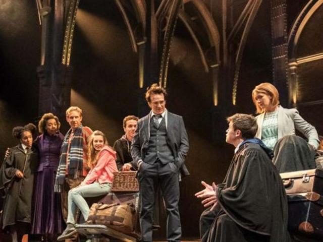Excuse me, how do you get on Platform 9 3/4? (Twitter) 