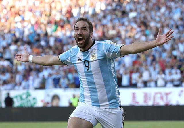 Gonzalo Higuain #9 of Argentina celebrates his goal during the 2016 Copa America Centenario quarterfinal match against Venezuela. (AFP Photo) Gonzalo Higuain #9 of Argentina celebrates his goal during the 2016 Copa America Centenario quarterfinal match against Venezuela. (AFP Photo)