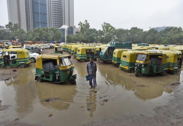 Auto Rickshaws parked at Ramlila Maidan during the strike in New Delhi. (Sushil Kumart/HT Photo) Auto Rickshaws parked at Ramlila Maidan during the strike in New Delhi. (Sushil Kumart/HT Photo)