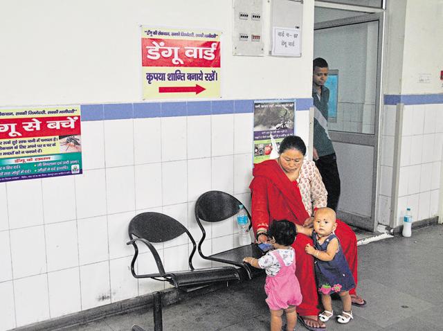 The signs of dengue preparedness at Doon Medical College Hospital in Dehradun on Wednesday. (Vinay Santosh Kumar/HT Photo) The signs of dengue preparedness at Doon Medical College Hospital in Dehradun on Wednesday. (Vinay Santosh Kumar/HT Photo)