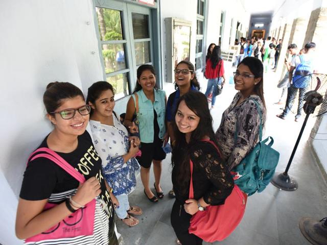 Students who have already taken seats in Delhi University colleges can re-apply at institutions that have vacant seats without withdrawing the previous admission. (Saumya Khandelwal/HT file) Students who have already taken seats in Delhi University colleges can re-apply at institutions that have vacant seats without withdrawing the previous admission. (Saumya Khandelwal/HT file)