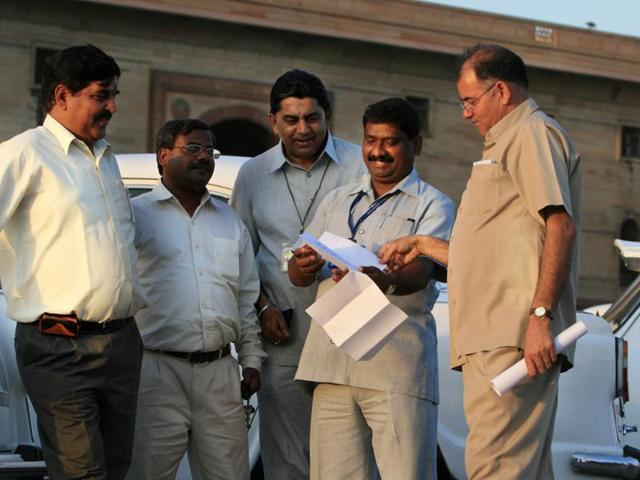 According to the 7th Pay Commission, central government employees will have to get a ‘very good’ in their appraisal instead of just ‘good’ to get an annual increment.(Sonu Mehta / HT Photo)