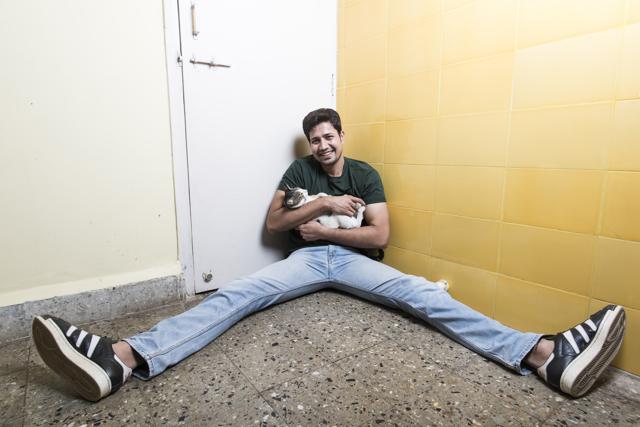 Sumeet Vyas at his home on Yari Road, Mumbai (aalok soni/Hindustan Times) Sumeet Vyas at his home on Yari Road, Mumbai (aalok soni/Hindustan Times)