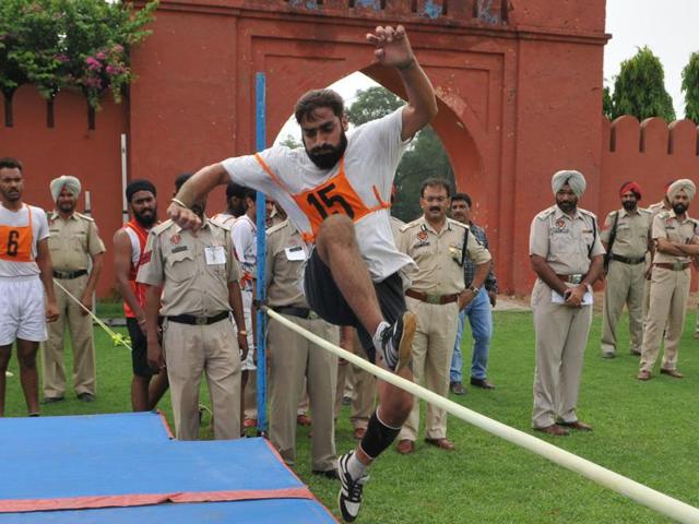 Service with dignity: Aspirants from across the region had registered for the drive. (Pardeep Pandit/HT Photo)