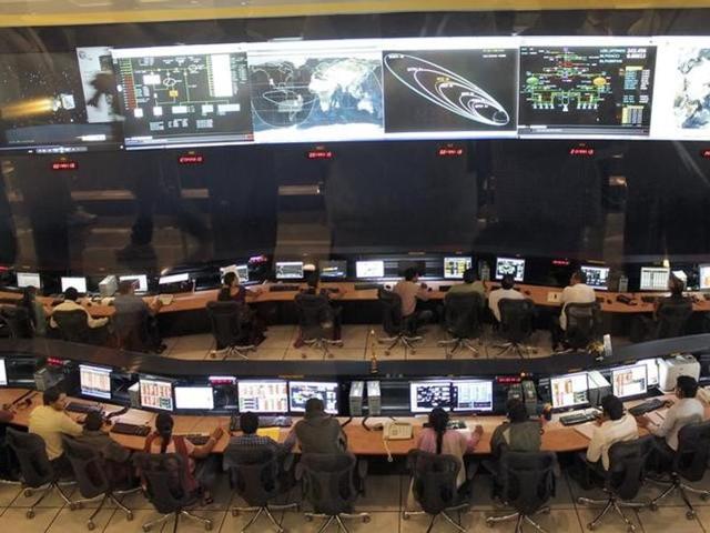 Indian Space Research Organization (ISRO) scientists and engineers at their Spacecraft Control Centre in Bengaluru.(Reuters File Photo)