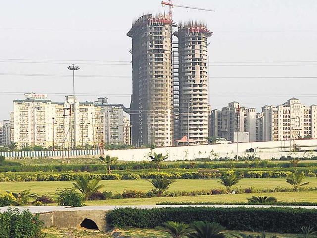 The apex court also asked Supertech to refund money to those who are no longer keen to own flats in the disputed buildings.(Vipn Kumar/HT Photo) The apex court also asked Supertech to refund money to those who are no longer keen to own flats in the disputed buildings.(Vipn Kumar/HT Photo)