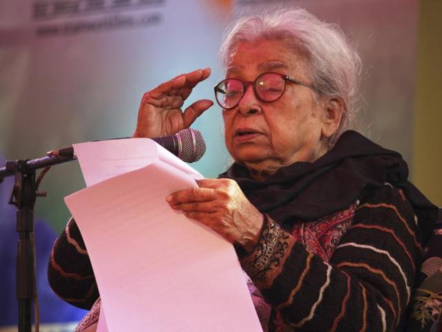 Mahasweta Devi delivers the keynote address during the opening of the Jaipur Literature Festival in Jaipur in January 2013.(AP)