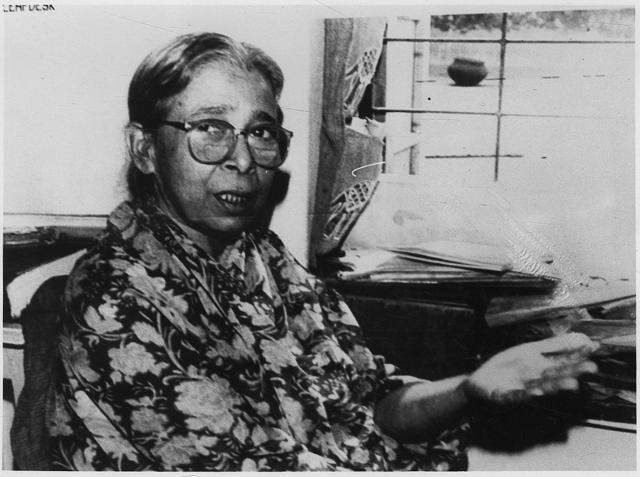 Mahasweta Devi at her Calcutta residence in 1984. (Santosh Gupta/HT File Photo) Mahasweta Devi at her Calcutta residence in 1984. (Santosh Gupta/HT File Photo)