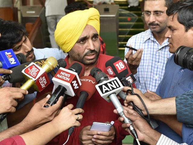 AAP's Bhagwant Mann addresses the media during the monsoon session of Parliament in New Delhi. (Vipin Kumar/HT PHOTO) AAP's Bhagwant Mann addresses the media during the monsoon session of Parliament in New Delhi. (Vipin Kumar/HT PHOTO)