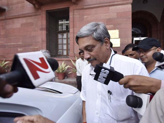 Defence minister Manohar Parrikar on Thursday said there was no concrete evidence with respect to the missing Indian Air Force aircraft AN-32.(Arun Sharma/ HT File Photo) Defence minister Manohar Parrikar on Thursday said there was no concrete evidence with respect to the missing Indian Air Force aircraft AN-32.(Arun Sharma/ HT File Photo)