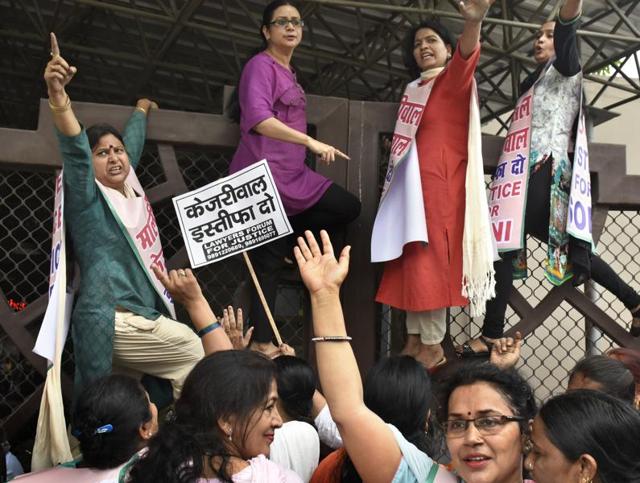 Women from different organisations stage a protest demonstration outside CM office to demand justice for AAP worker who committed suicide. (Sushil Kumar/HT Photo) Women from different organisations stage a protest demonstration outside CM office to demand justice for AAP worker who committed suicide. (Sushil Kumar/HT Photo)