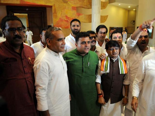 Congress MLAs demonstrating on the issue of paper leak in MPPSC exam at the state assembly in Bhopal on Thursday. (Praveen Bajpai/HT photo) Congress MLAs demonstrating on the issue of paper leak in MPPSC exam at the state assembly in Bhopal on Thursday. (Praveen Bajpai/HT photo)