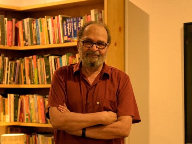 Saeed Naqvi at home in New Delhi. (Athar Rather/HT Photo) Saeed Naqvi at home in New Delhi. (Athar Rather/HT Photo)