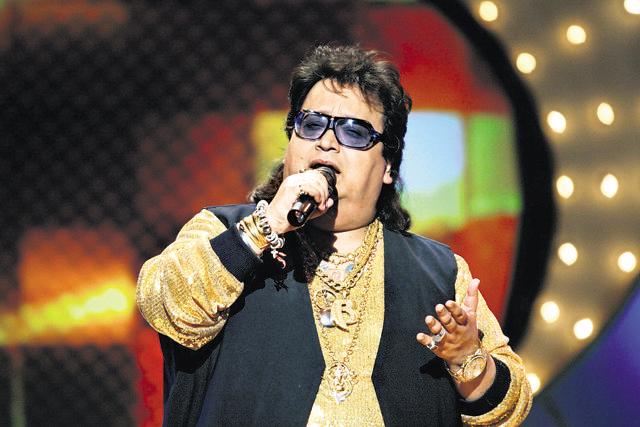 In her short Bollywood playback career, Penaz Masani had also recorded with Bappi Lahiri. In her short Bollywood playback career, Penaz Masani had also recorded with Bappi Lahiri.