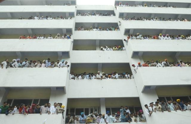 At the district court complex in Amritsar on Friday when Kejriwal and Majithia came for a hearing. (Sameer Sehgal/HT Photo)
