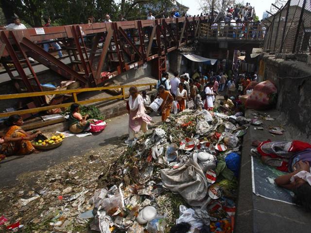 Among the 407 stations surveyed, Mumbai Central station on Western Railway (WR), clocking 21st position, is the cleanest station in the city, while Bandra terminus is the dirtiest, relegated to 292nd rank.