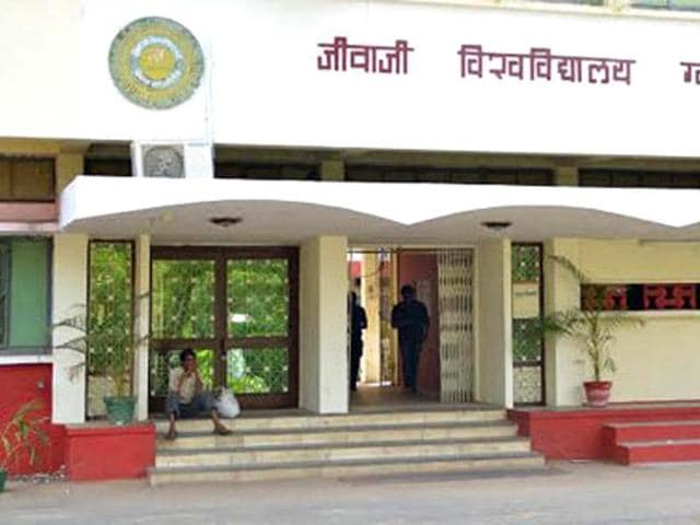 Madhya Pradesh has 6,000 students doing BDS and MDS in dental surgery in the state’s 12 institutes—two of them functioning under Jiwaji University. (HT file) Madhya Pradesh has 6,000 students doing BDS and MDS in dental surgery in the state’s 12 institutes—two of them functioning under Jiwaji University. (HT file)