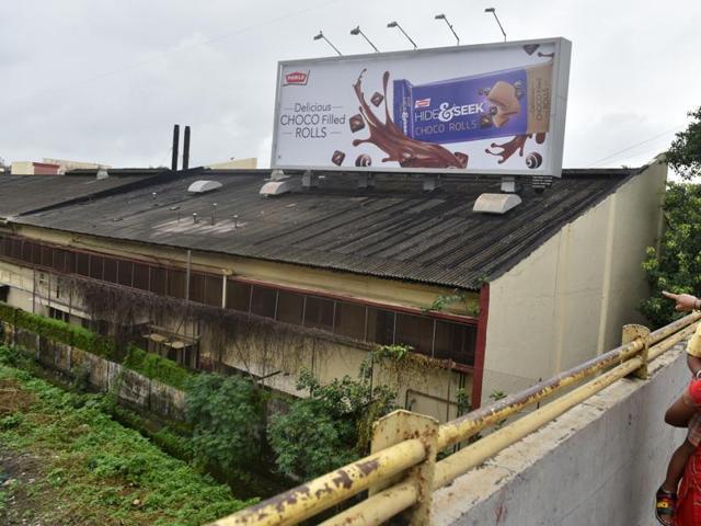 The Cookie Crumbles Mumbai S Iconic Parle G Factory Shuts Shop After 87 Years Hindustan Times