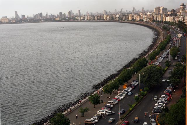 Marine Drive, Mumbai, also known as the Queens Necklace. (HT Photo)