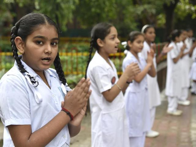 In order to make parents of government schools students “stakeholders” of education, deputy chief minister Manish Sisodia had announced the parent-teacher meeting on July 30. The deputy chief minister asked parents of 16 lakh students studying in government schools to celebrate the parent-teacher meetings as a festival. (S Burmaula/HT Photo) In order to make parents of government schools students “stakeholders” of education, deputy chief minister Manish Sisodia had announced the parent-teacher meeting on July 30. The deputy chief minister asked parents of 16 lakh students studying in government schools to celebrate the parent-teacher meetings as a festival. (S Burmaula/HT Photo)