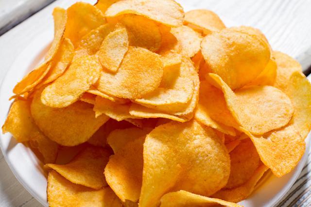 Refined carbohydrates fail to give your body the right nutrition and also cause weight gain through overeating. (Shutterstock)