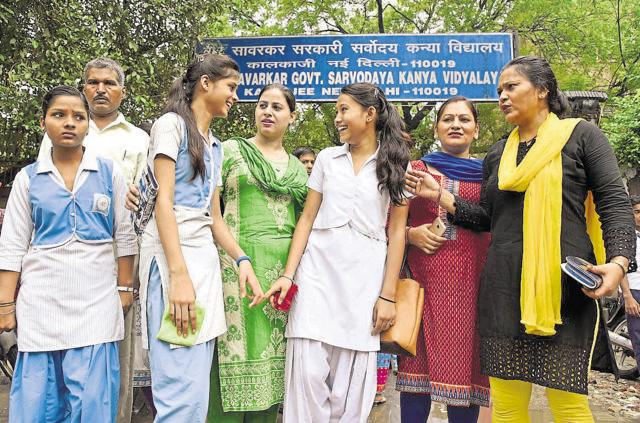 The Veer Savarkar Govt .Sarvodaya Kanya Vidyalaya at Kalkaji in New Delhi on Saturday. PTMs are a regular feauture here. (S .Burmaula / Hindustan Times) The Veer Savarkar Govt .Sarvodaya Kanya Vidyalaya at Kalkaji in New Delhi on Saturday. PTMs are a regular feauture here. (S .Burmaula / Hindustan Times)