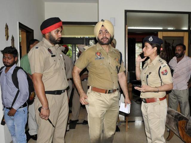 Known to be short-tempered, Mangat used his licensed .315 double-barrel rifle to kill his 70-year-old mother, Bachan Kaur, wife Aman Kaur, 42, and daughter Dinaz Kaur, 16, before committing suicide. (Gurminder Singh/HT) Known to be short-tempered, Mangat used his licensed .315 double-barrel rifle to kill his 70-year-old mother, Bachan Kaur, wife Aman Kaur, 42, and daughter Dinaz Kaur, 16, before committing suicide. (Gurminder Singh/HT)