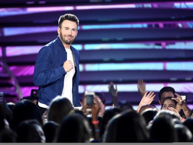 Chris Evans walks on stage to accept the award for choice movie actor: sci-fi/fantasy for Captain America: Civil War at the Teen Choice Awards at the Forum. (Chris Pizzello/Invision/AP) Chris Evans walks on stage to accept the award for choice movie actor: sci-fi/fantasy for Captain America: Civil War at the Teen Choice Awards at the Forum. (Chris Pizzello/Invision/AP)