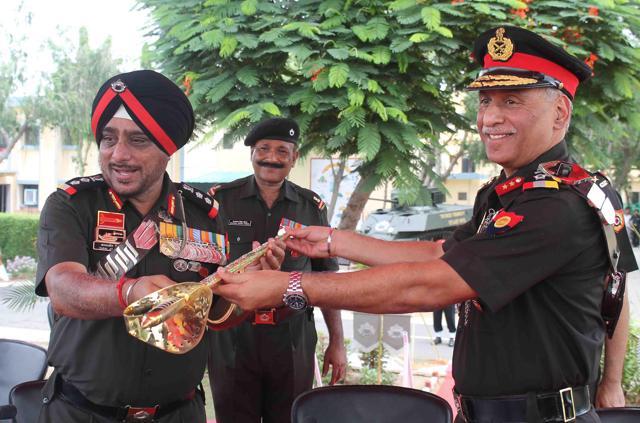 Lieutenant general KJ Singh being given farewell on his retirement at Khasa Cantonment in Amritsar on Sunday. (Sameer Sehgal/HT Photo)