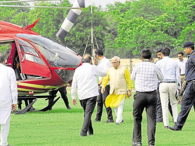 Gurgaon, India- August 01: Haryana Chief Minister, Manohar Lal Khattar took an ariel survey of Gurgaon after one day jam and waterlogging, in Gurgaon, India, on Friday, August 01, 2016. (Photo by Abhinav Saha/Hindustan Times) Gurgaon, India- August 01: Haryana Chief Minister, Manohar Lal Khattar took an ariel survey of Gurgaon after one day jam and waterlogging, in Gurgaon, India, on Friday, August 01, 2016. (Photo by Abhinav Saha/Hindustan Times)
