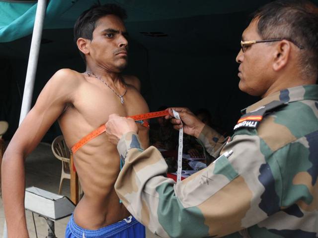 A candidate has his chest measured at an army recruitment rally in the Patiala cantonment area on Monday, August 1, 2016. (Bharat Bhushan/HT Photo) A candidate has his chest measured at an army recruitment rally in the Patiala cantonment area on Monday, August 1, 2016. (Bharat Bhushan/HT Photo)