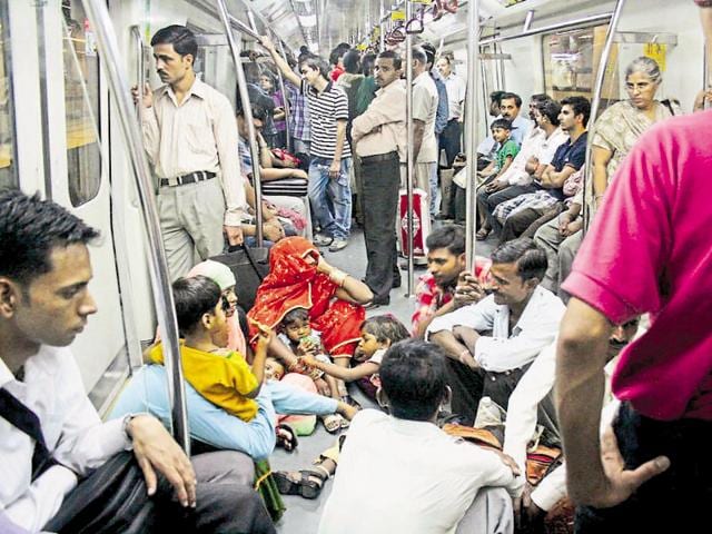Officials say overcrowding in Metro has become a major problem and leads to violations.(Hindustan Times)