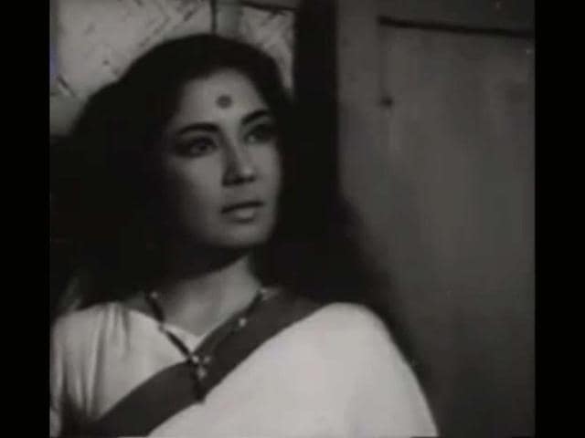 Meena Kumari was also a poet. Her first role was in the 1939 film Farzand-e-Watan.