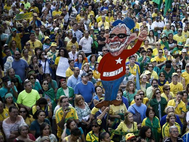 Activists protest against suspended president Dilma Rousseff in Sao Paulo, Brazil. (AFP Photo) Activists protest against suspended president Dilma Rousseff in Sao Paulo, Brazil. (AFP Photo)