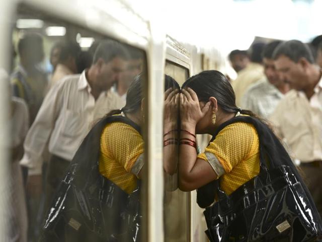 When the train arrived at the Mumbai Central from Delhi, it created a stir among the people.  (ARIJIT SEN/HT PHOTO) 