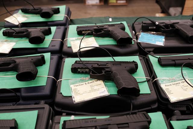 Guns sit for sale at a gun show where thousands of different weapons are displayed for sale on July 10, 2016 in Fort Worth, Texas. (AFP file photo) Guns sit for sale at a gun show where thousands of different weapons are displayed for sale on July 10, 2016 in Fort Worth, Texas. (AFP file photo)