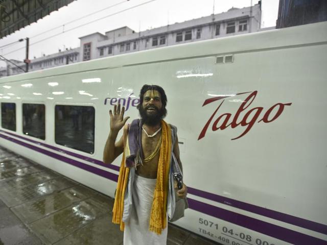 Spanish-made Talgo became the fastest train in the country by clocking a speed of 180 kilometre per hour by covering 84 km in 38 minutes in a trial conducted by Railways on Mathura-Palwal route.   (Raj K Raj/HT PHOTO) 