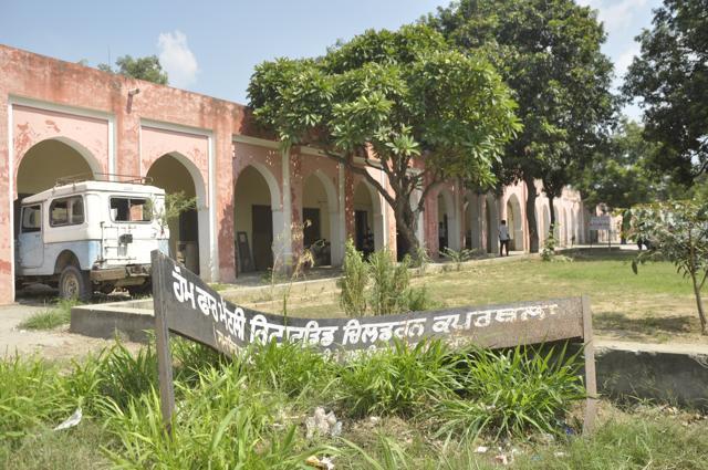 Even the board has not been put up properly, indicating the lack of apathy at the institute, formally known as Home for Mentally Retarded Children, Kapurthala. (Sikander Singh Chopra/HT Photos )