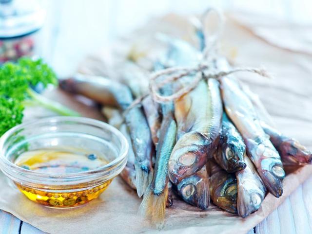 Giving heart attack patients a high dose of omega-3 fatty acids daily for six months after a heart attack can improve its functioning.(Shutterstock) Giving heart attack patients a high dose of omega-3 fatty acids daily for six months after a heart attack can improve its functioning.(Shutterstock)