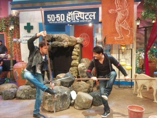 Hrithik and Kapil get in the Mohenjo Daro fight mood. (Twitter)