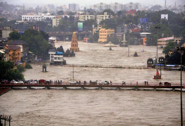 Ramkund area in Nasik is flooded after the heavy rain. Two major rivers Godavari and Kadwa has touched danger line on Tuesday. (Mayur Bargaje)