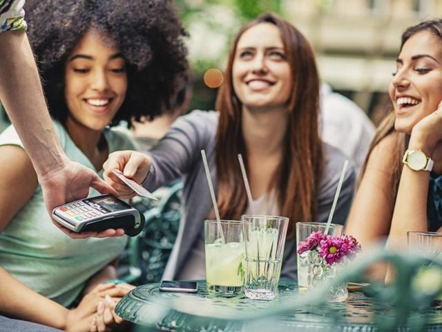 Some diners are happy to split the bill whereas others prefer to pay for what they ordered.(Istock)