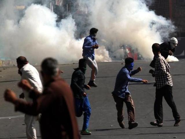 “In its continuous drive against the hooligans and miscreants 349 accused persons have been arrested in the Valley. Besides, 122 have been detained under prohibitory provisions of law,” a police spokesman said. (HT File Photo,) “In its continuous drive against the hooligans and miscreants 349 accused persons have been arrested in the Valley. Besides, 122 have been detained under prohibitory provisions of law,” a police spokesman said. (HT File Photo,)